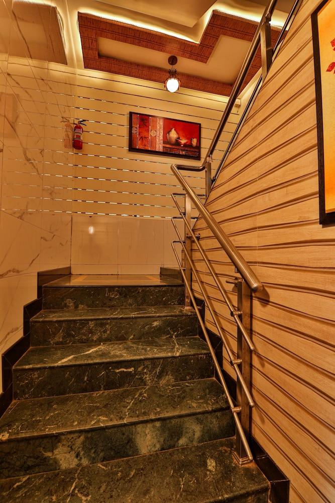 La Hotel Metro Near Bkc Bombaim Exterior foto